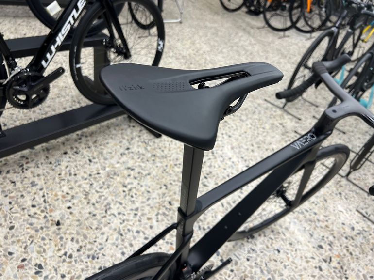 Used Whistle WHISTLE VAERO DURACE DI2 12V 2025 Road & Gravel — image 9 of 12