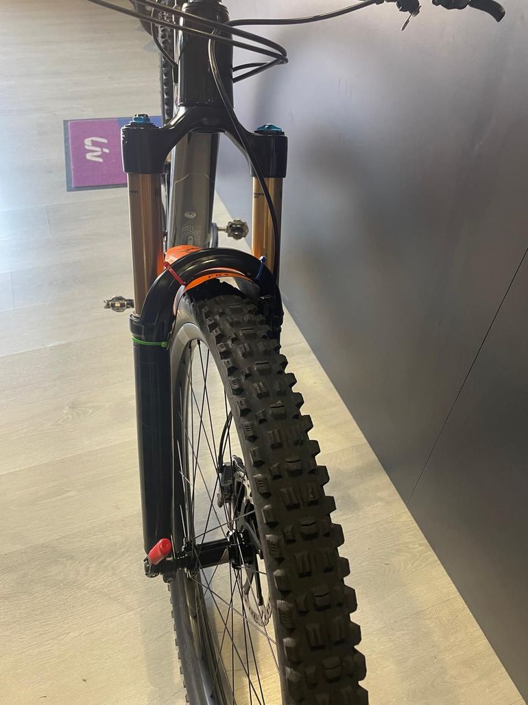 Used Lapierre Zesty AM CF 8.9 2023 2022 Mountainbike, Black, 29 — image 6 of 9
