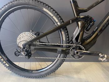 Used Lapierre Zesty AM CF 8.9 2023 2022 Mountainbike, Black, 29 — image 2 of 9
