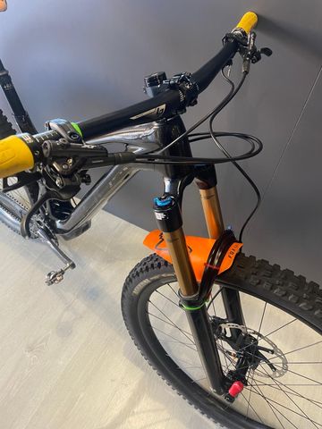 Używany Lapierre Zesty AM CF 8.9 2023 2022 Mountainbike — zdjęcie 5 z 9