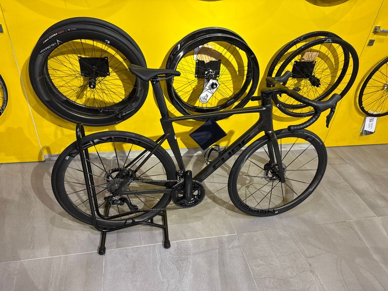 Used CUBE LITENING AIR C:68X SLT 2025 2025 Road & Gravel, Black — image 1 of 4