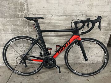 Used Giant Propel Advanced 1 2017 2017 Road & Gravel, Black — image 1 of 6