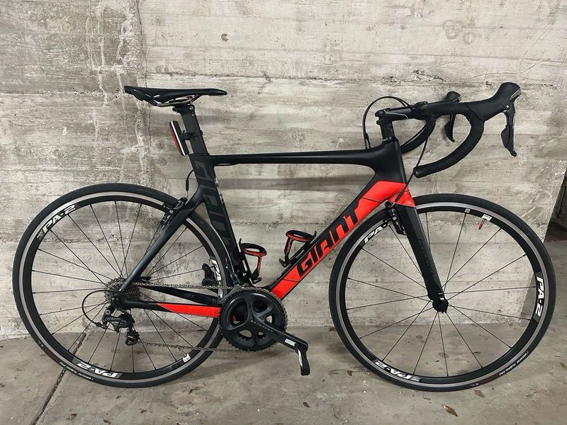 Used Giant Propel Advanced 1 2017 2017 Road & Gravel, Black — image 1 of 6