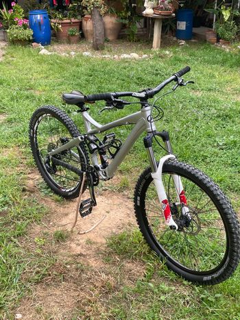Giant Reign 2 2006 Mountainbike usato, Grigio chiaro — immagine 6 di 7