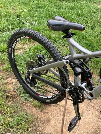 Giant Reign 2 2006 Mountainbike usato, Grigio chiaro — immagine 3 di 7