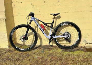 Used Orbea OIZ M-PRO 2024 2024 Mountainbike, White, 29 — image 3 of 10