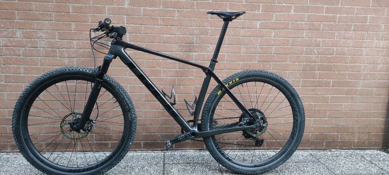 Gebrauchtes Trek Procaliber 9.8 2023 2023 Mountainbike, Schwarz, 29 — Bild 1 von 4