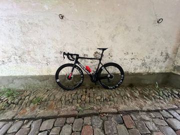 Used Colnago V4Rs Disc Red AXS w/Fulcrum Racing Wind 400 Wheels 2023 2023 Road & Gravel