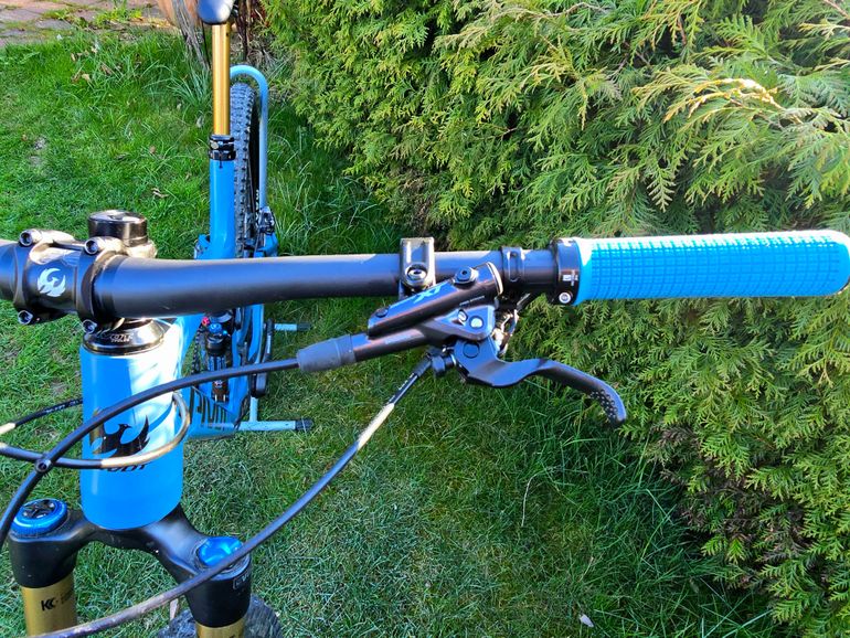 Used Pivot Trail 429 2022 Mountainbike, Blu — image 4 of 9
