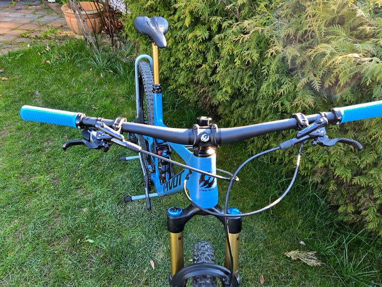 Used Pivot Trail 429 2022 Mountainbike, Blu — image 7 of 9