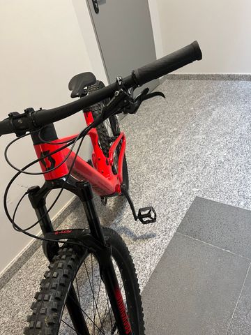 Used Scott Spark Shimano Deore XT 2023 Mountainbike, Red — image 2 of 6