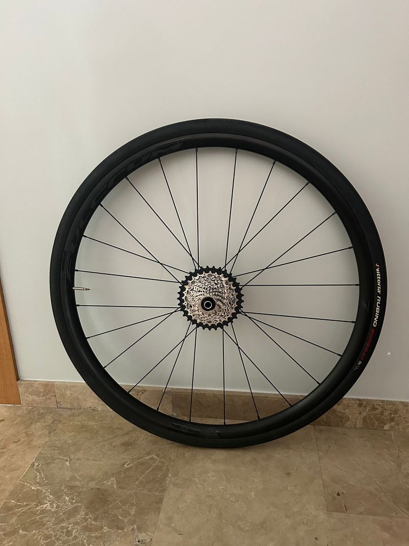 Używany Orbea Orca SRAM Rival eTap AXS 2023 Road & Gravel — zdjęcie 8 z 11