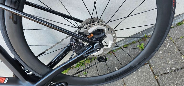 Used Canyon ULTIMATE CF SLX 8 DI2 2023 Road & Gravel, Black — image 7 of 12