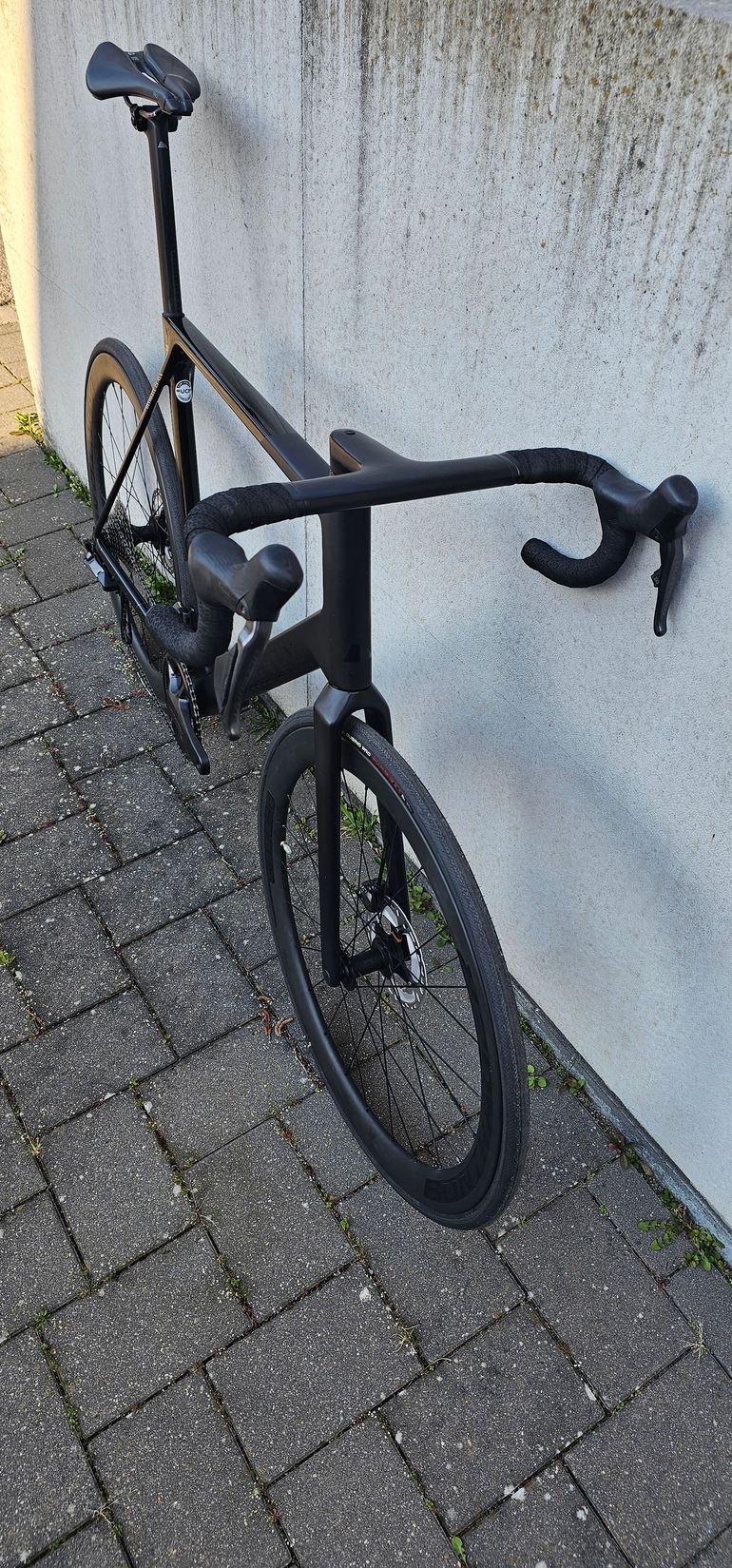 Used Canyon ULTIMATE CF SLX 8 DI2 2023 Road & Gravel, Black — image 10 of 12