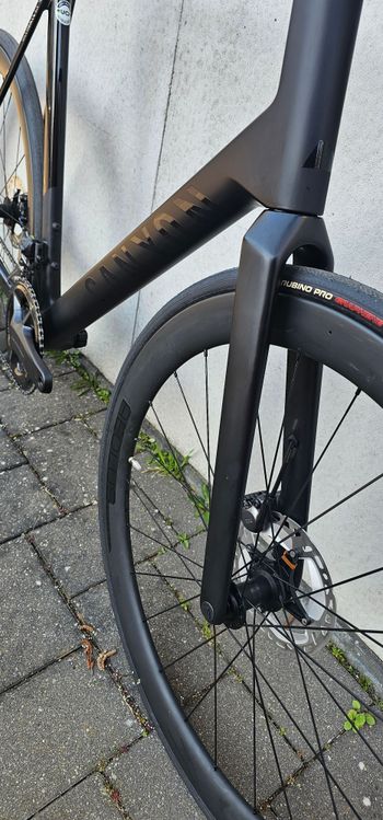Used Canyon ULTIMATE CF SLX 8 DI2 2023 Road & Gravel, Black — image 11 of 12