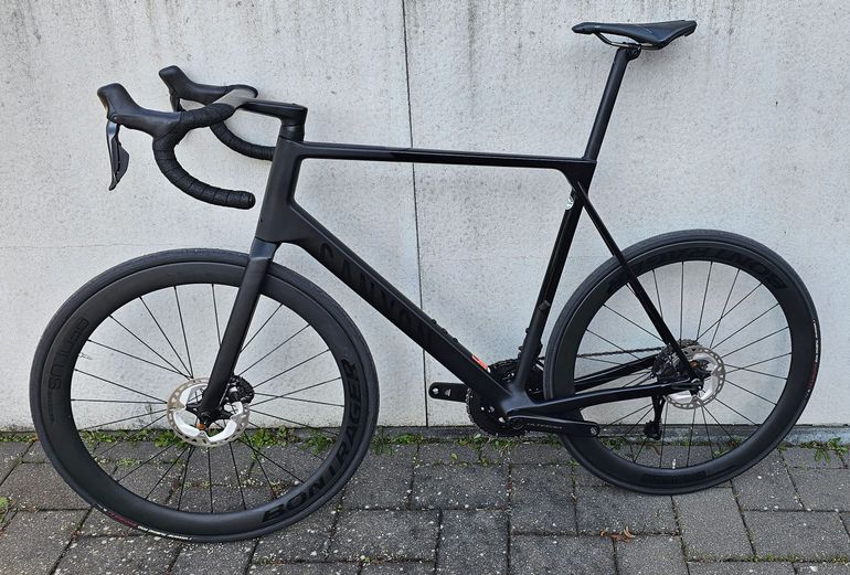 Used Canyon ULTIMATE CF SLX 8 DI2 2023 Road & Gravel, Black — image 6 of 12