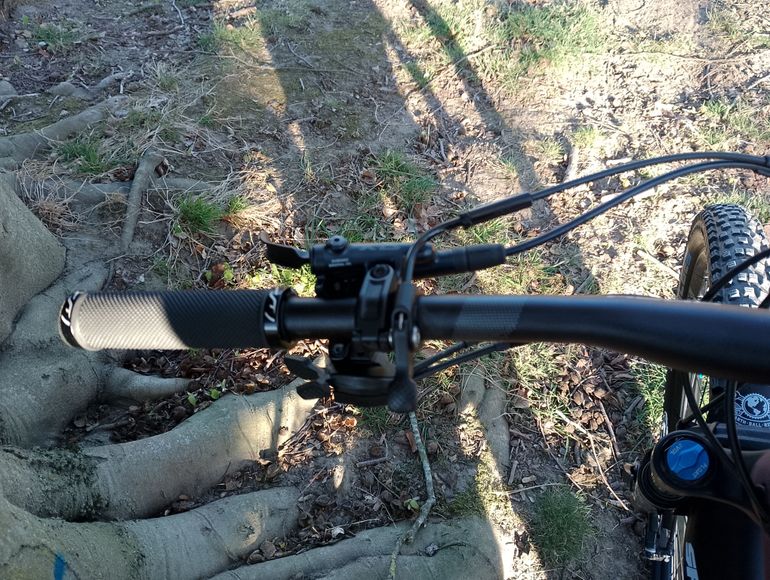 Used Canyon Lux Trail CF 6 2023 2023 Mountainbike — image 8 of 9