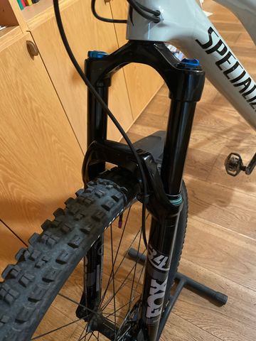 Used Specialized Stumpjumper Comp 2022 2022 Mountainbike, White, 29 — image 9 of 17
