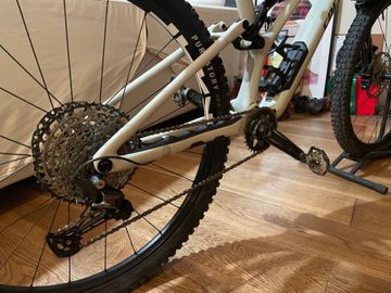 Used Specialized Stumpjumper Comp 2022 2022 Mountainbike, White, 29 — image 8 of 17