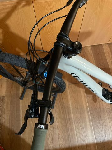 Used Specialized Stumpjumper Comp 2022 2022 Mountainbike, White, 29 — image 6 of 17