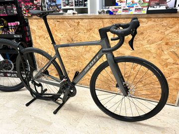 Scott ADDICT 50 (2025) 2025 Road & Gravel usato, Grigio chiaro — immagine 9 di 9
