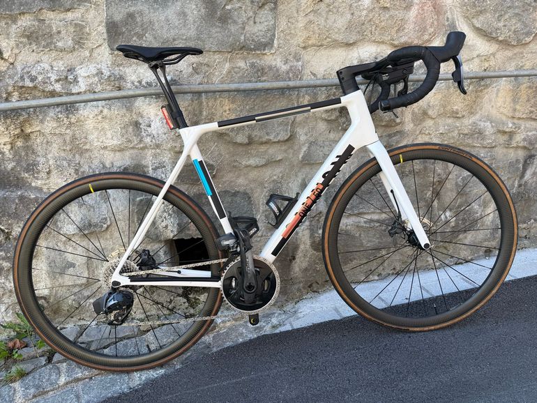 Brugt Canyon Ultimate CF SLX 8 Disc LTD 2022 2022 Road & Gravel — billede 8 af 17