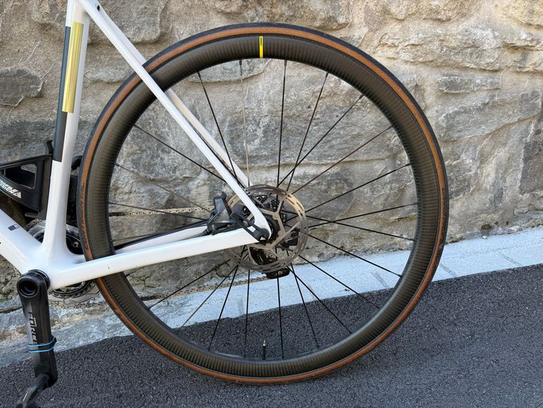 Brugt Canyon Ultimate CF SLX 8 Disc LTD 2022 2022 Road & Gravel — billede 2 af 17