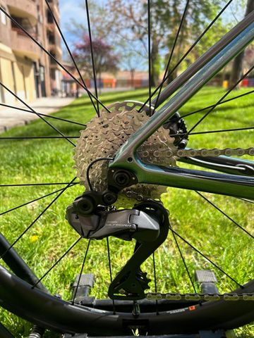 Giant Defy, Advanced Pro 1 2023 2023 Road & Gravel usato, Grigio chiaro — immagine 3 di 5