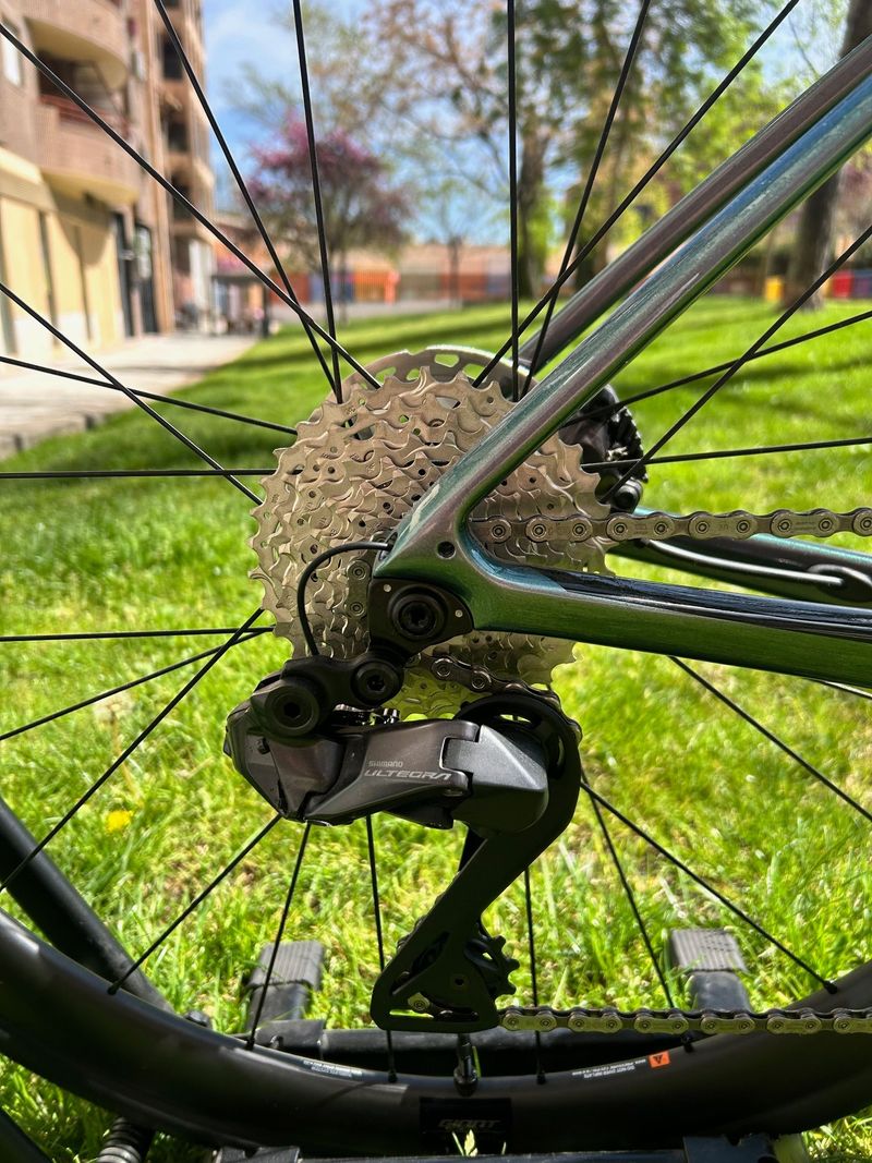 Giant Defy, Advanced Pro 1 2023 2023 Road & Gravel usato, Grigio chiaro — immagine 3 di 5