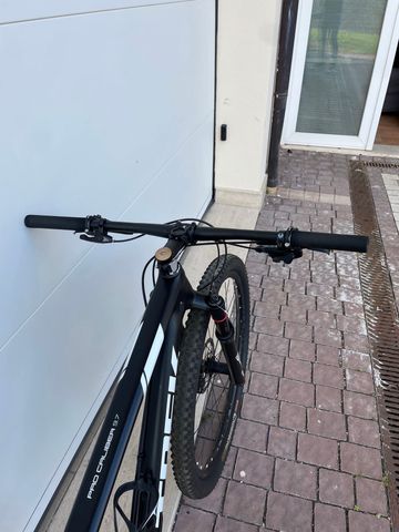 Used Trek Procaliber 9.7 2020 2020 Mountainbike, Black, 27.5, 29 — image 5 of 6