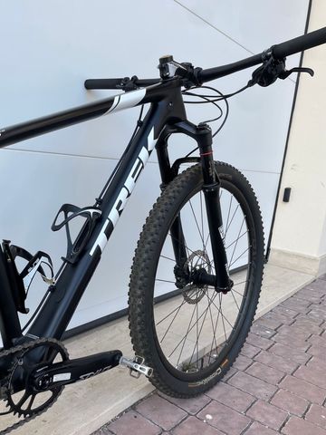 Used Trek Procaliber 9.7 2020 2020 Mountainbike, Black, 27.5, 29 — image 3 of 6