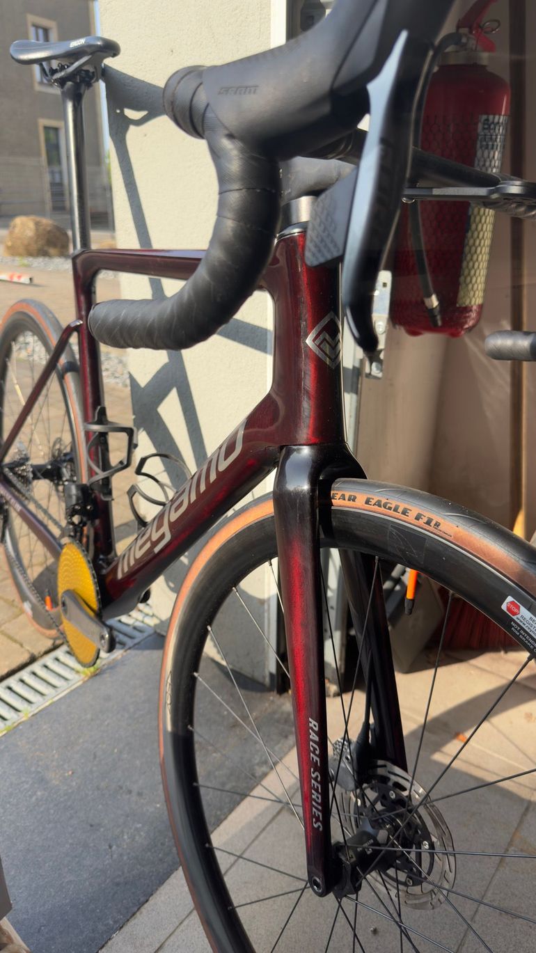 Brugt Megamo PULSE ELITE 00 AXS 2024 2024 Road & Gravel — billede 12 af 13