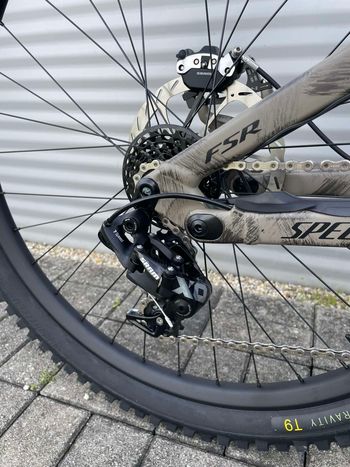 Specialized Demo Race 2025 2025 Mountainbike usato, Verde — immagine 4 di 13