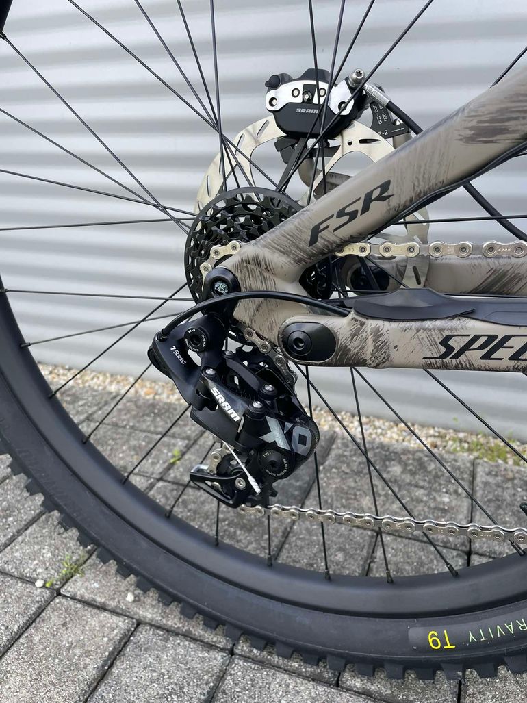 Specialized Demo Race 2025 2025 Mountainbike usato, Verde — immagine 4 di 13