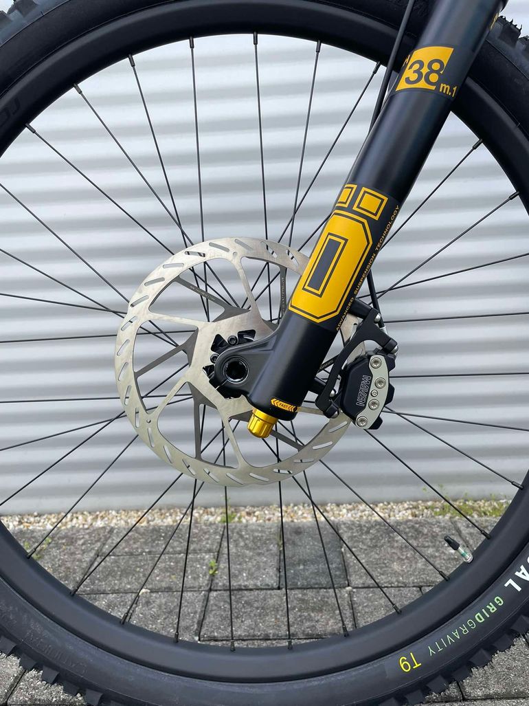 Specialized Demo Race 2025 2025 Mountainbike usato, Verde — immagine 8 di 13
