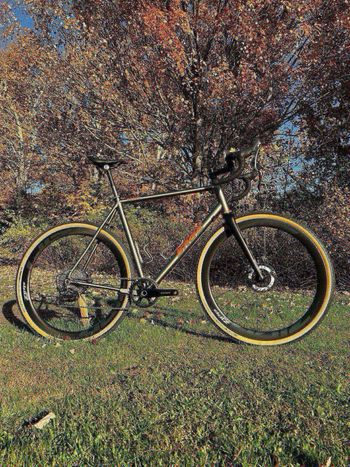 Used Sage Barlow 2022 Road & Gravel, Hellgrau — image 2 of 12