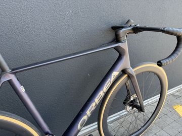 Orbea ORCA M20iLTD 2024 2024 Road & Gravel usato, Viola — immagine 4 di 7