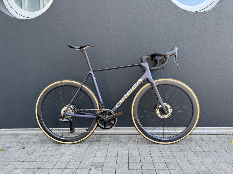 Orbea ORCA M20iLTD 2024 2024 Road & Gravel usato, Viola — immagine 1 di 7