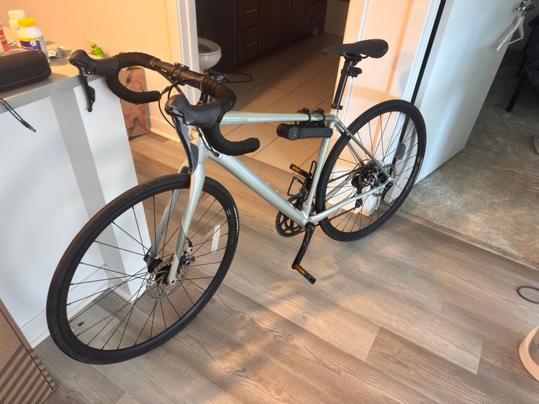 Used Cannondale Synapse Sora 2021 2021 Road & Gravel, Light Gray — image 1 of 12