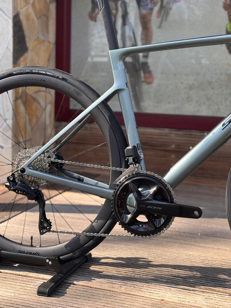 Tweedehands Scott Addict RC 30 2025 Road & Gravel — afbeelding 5 van 8