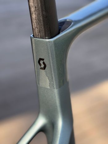 Tweedehands Scott Addict RC 30 2025 Road & Gravel — afbeelding 8 van 8