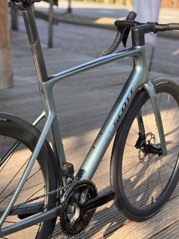 Tweedehands Scott Addict RC 30 2025 Road & Gravel — afbeelding 7 van 8