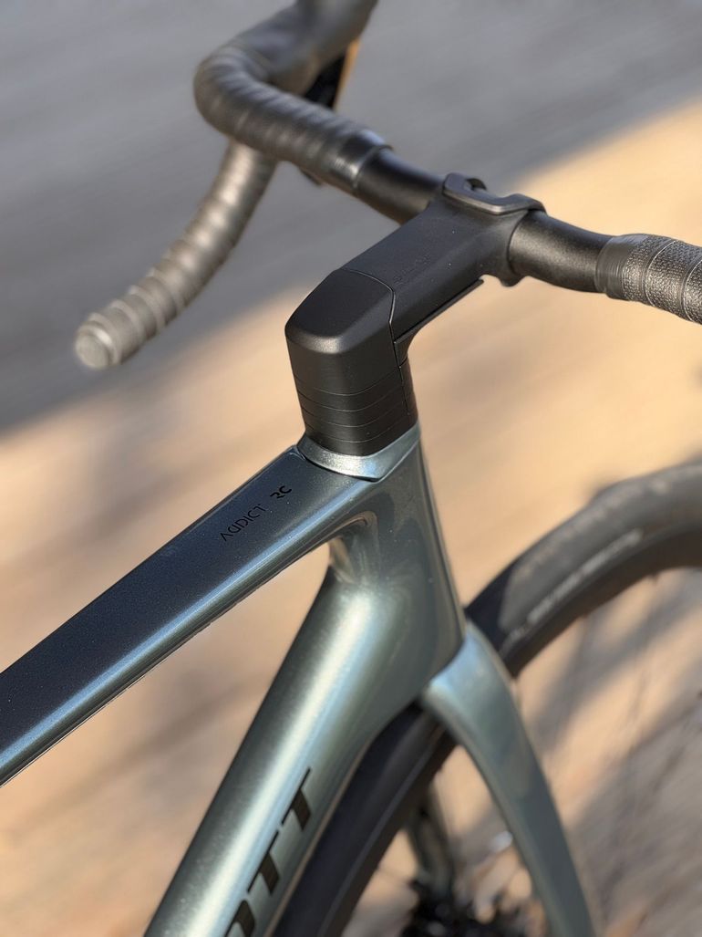 Tweedehands Scott Addict RC 30 2025 Road & Gravel — afbeelding 6 van 8