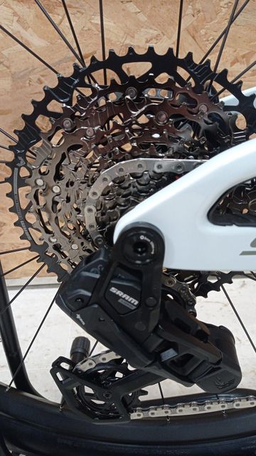 Brugt Scott SPARK RC TEAM (2025) 2025 Mountainbike — billede 12 af 14