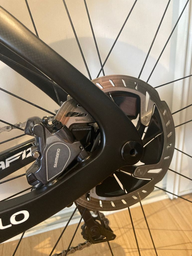 Brugt Pinarello Dogma F12 Disk Dura Ace Di2 Bike 2020 Road & Gravel — billede 17 af 24