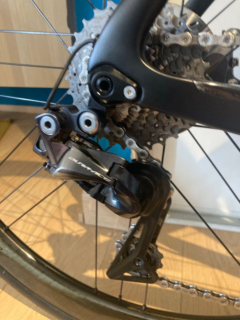 Brugt Pinarello Dogma F12 Disk Dura Ace Di2 Bike 2020 Road & Gravel — billede 16 af 24