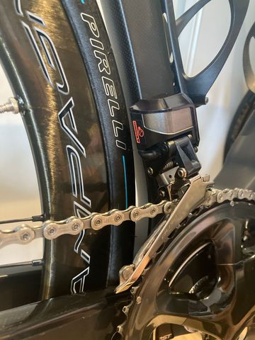 Używany Pinarello Dogma F12 Disk Dura Ace Di2 Bike 2020 Road & Gravel — zdjęcie 11 z 24