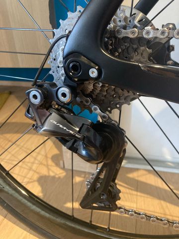 Używany Pinarello Dogma F12 Disk Dura Ace Di2 Bike 2020 Road & Gravel — zdjęcie 13 z 24
