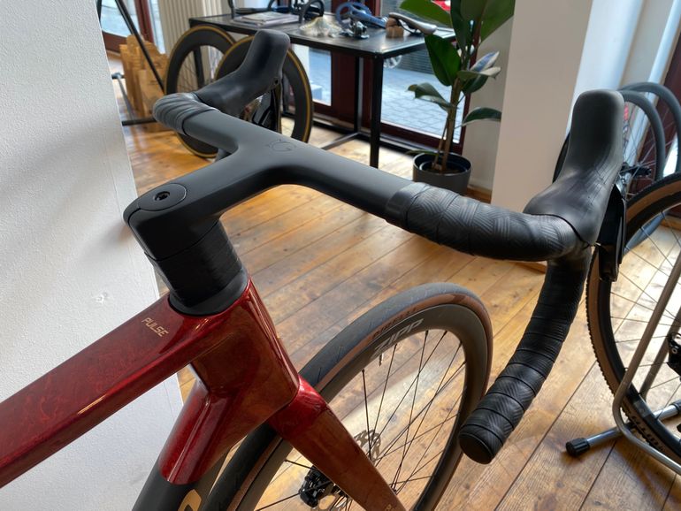 Used Megamo Pulse 15 CW 2025 Road & Gravel, Red — image 7 of 7