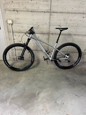 Used Canyon Stoic 4 2024 2024 Mountainbike, Light Gray, 27.5, 29 — image 1 of 4